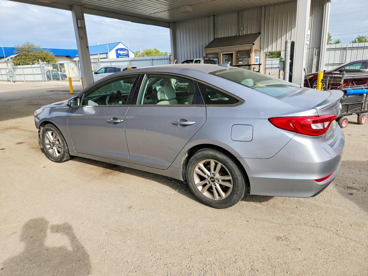 2017 Hyundai Sonata Se - Фото 2