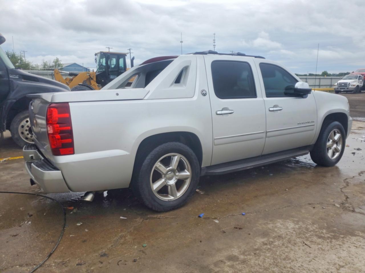 2013 Chevrolet Avalanche Ltz - Фото 3