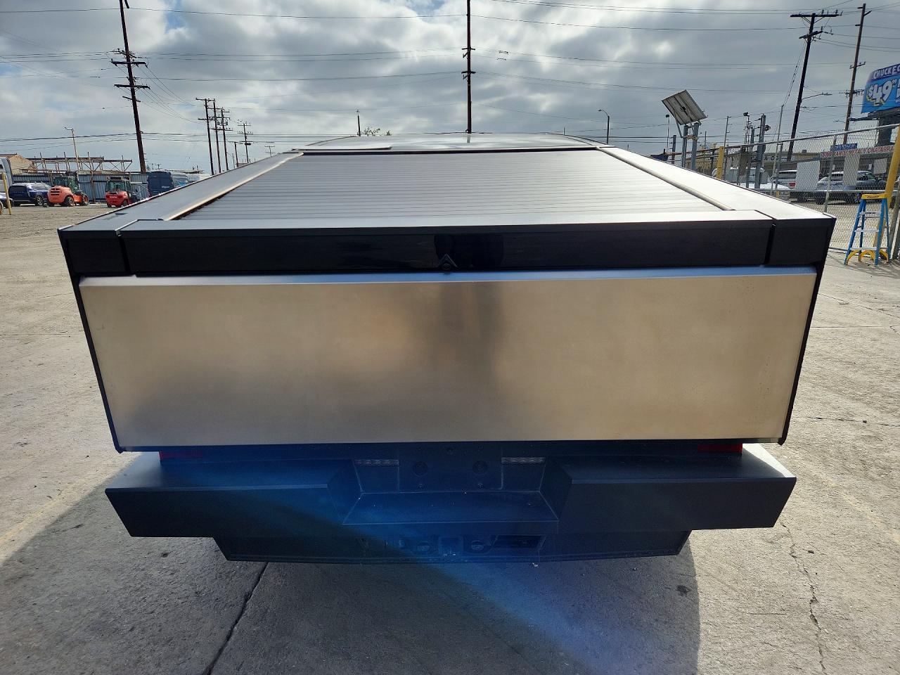 2024 Tesla Cybertruck - Image 6