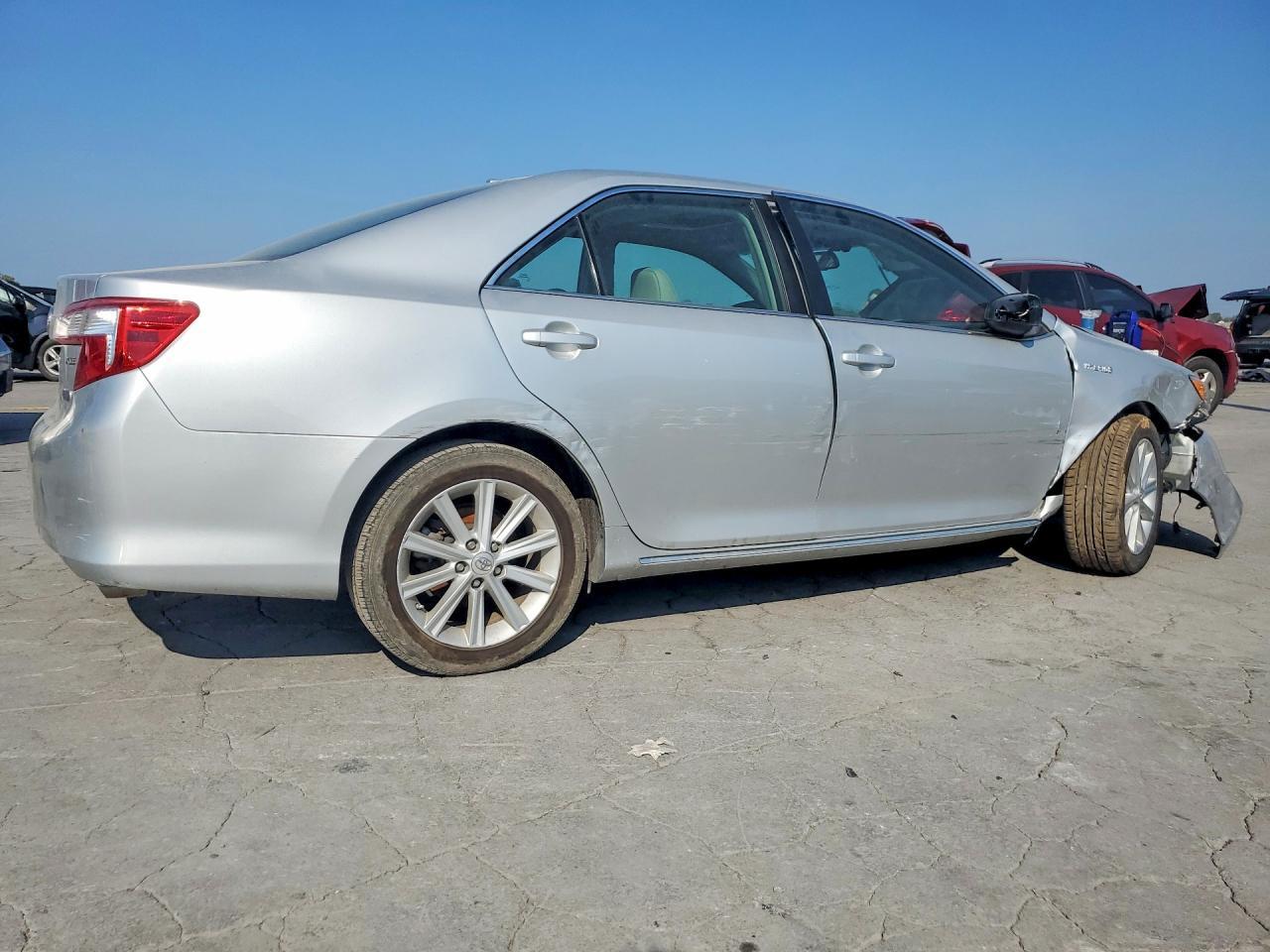 2012 Toyota Camry Hybrid Xle - Фото 3