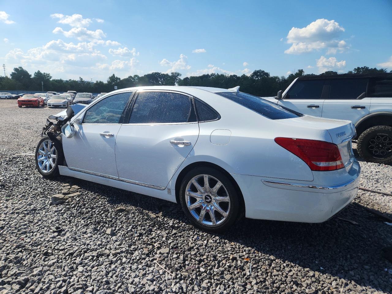 2012 Hyundai Equus Signature - Image 2