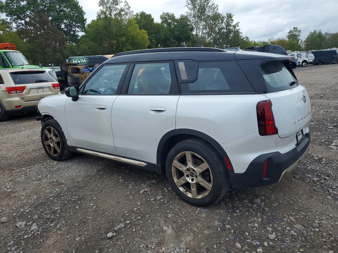 2025 Mini Countryman S All4 - Image 2
