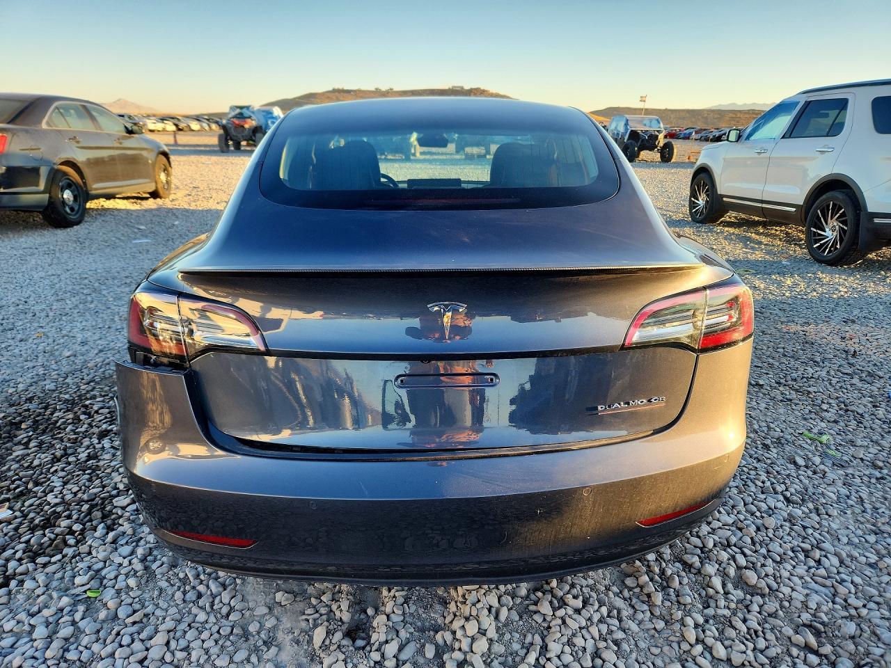 2020 Tesla Model 3 - Фото 6