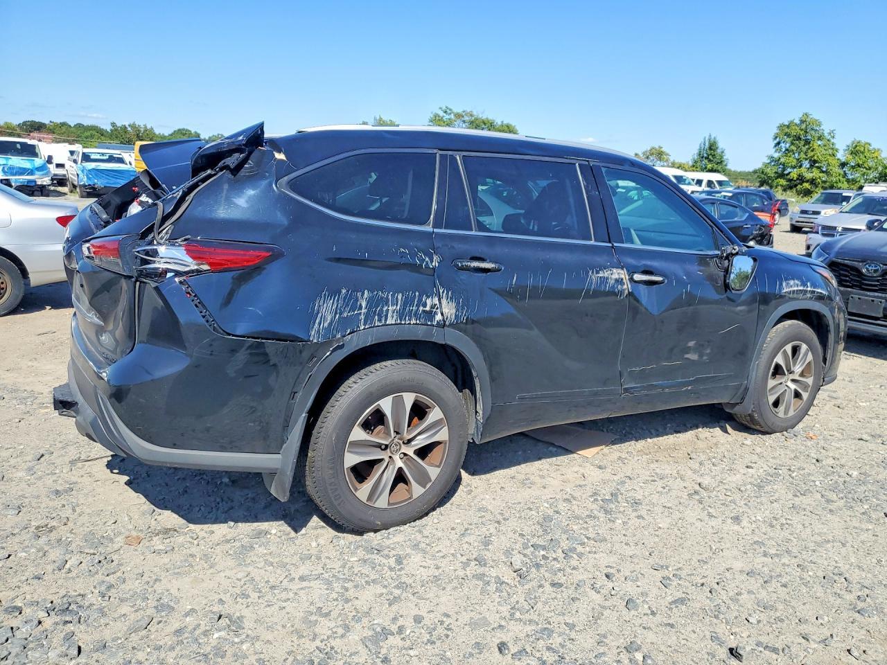 2022 Toyota Highlander Xle - Фото 3