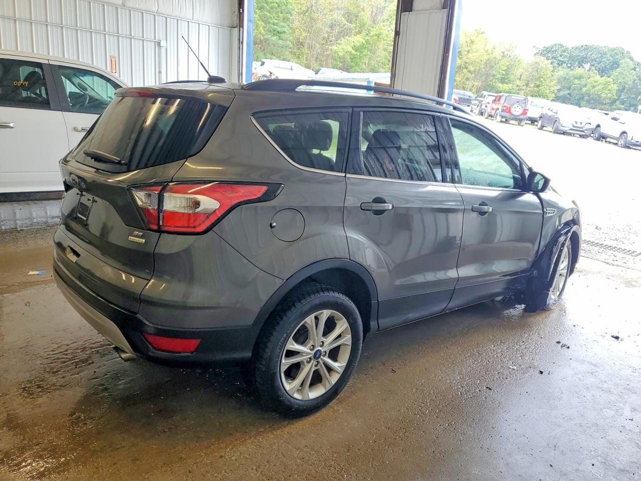2017 Ford Escape Se - Фото 3