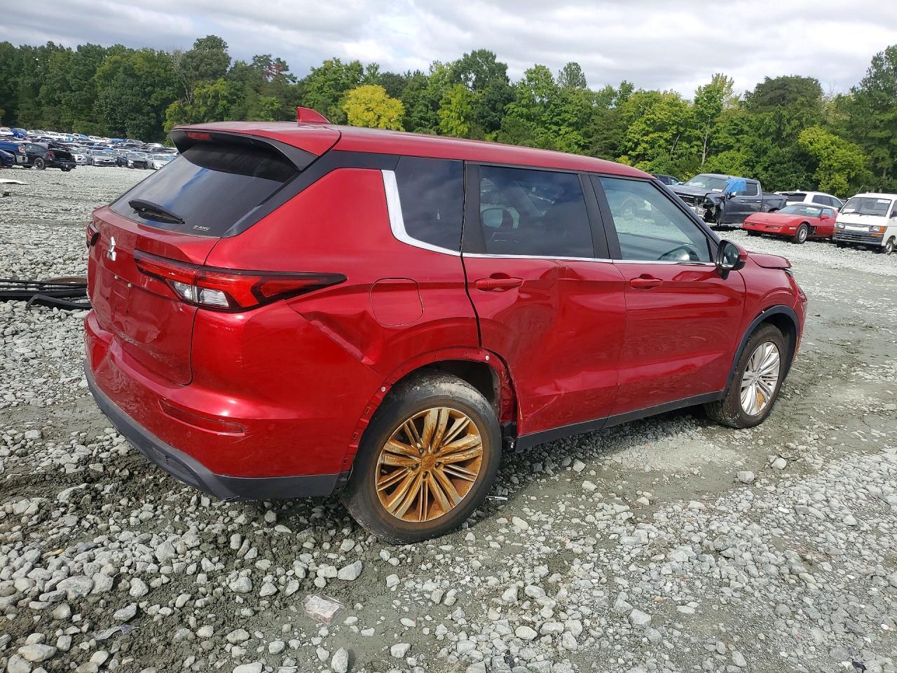 2022 Mitsubishi Outlander Es - Фото 3