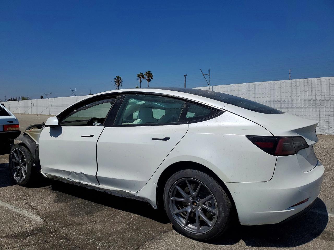 2022 Tesla Model 3 - Image 2