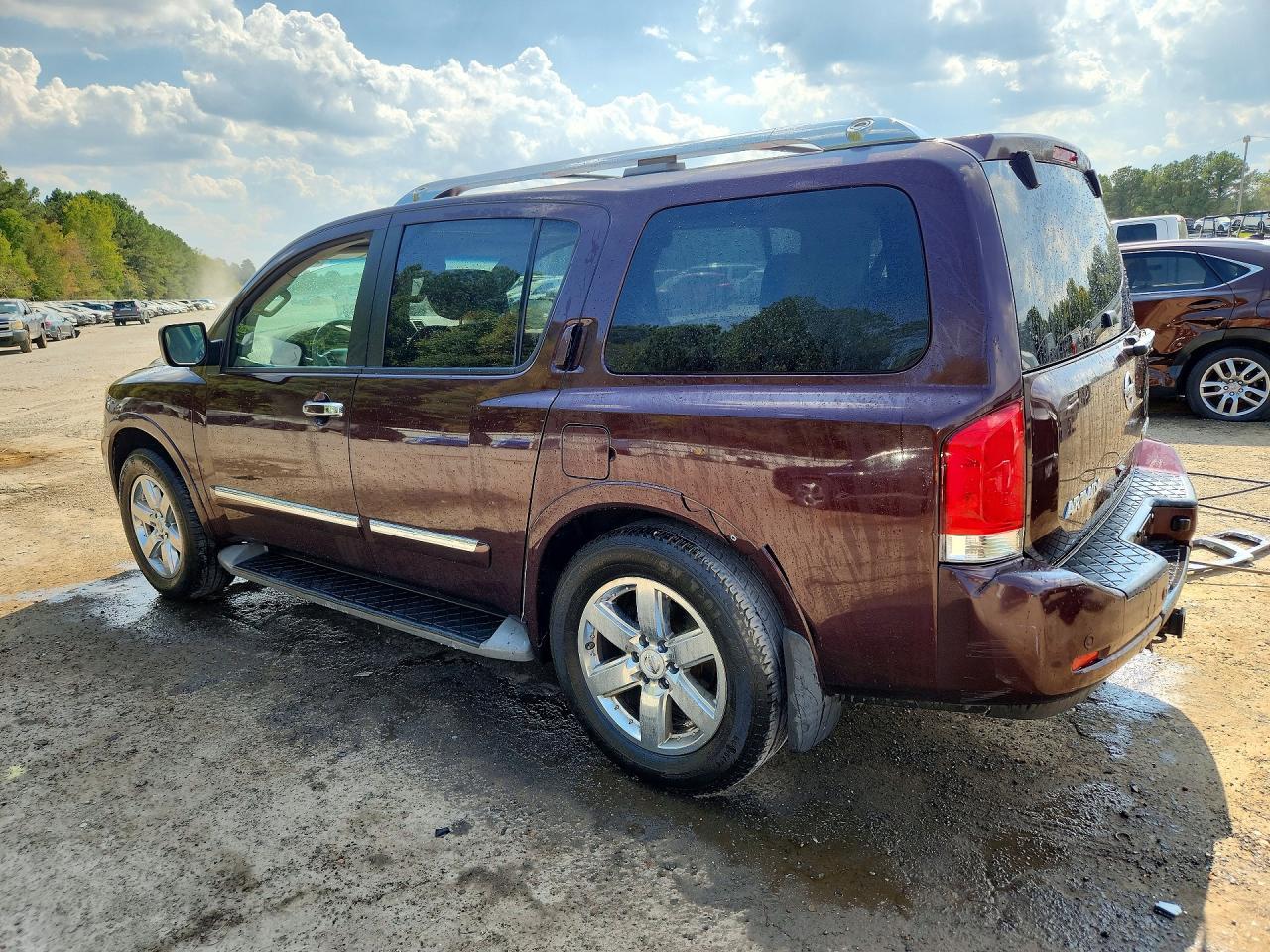 2013 Nissan Armada Sv - Image 2