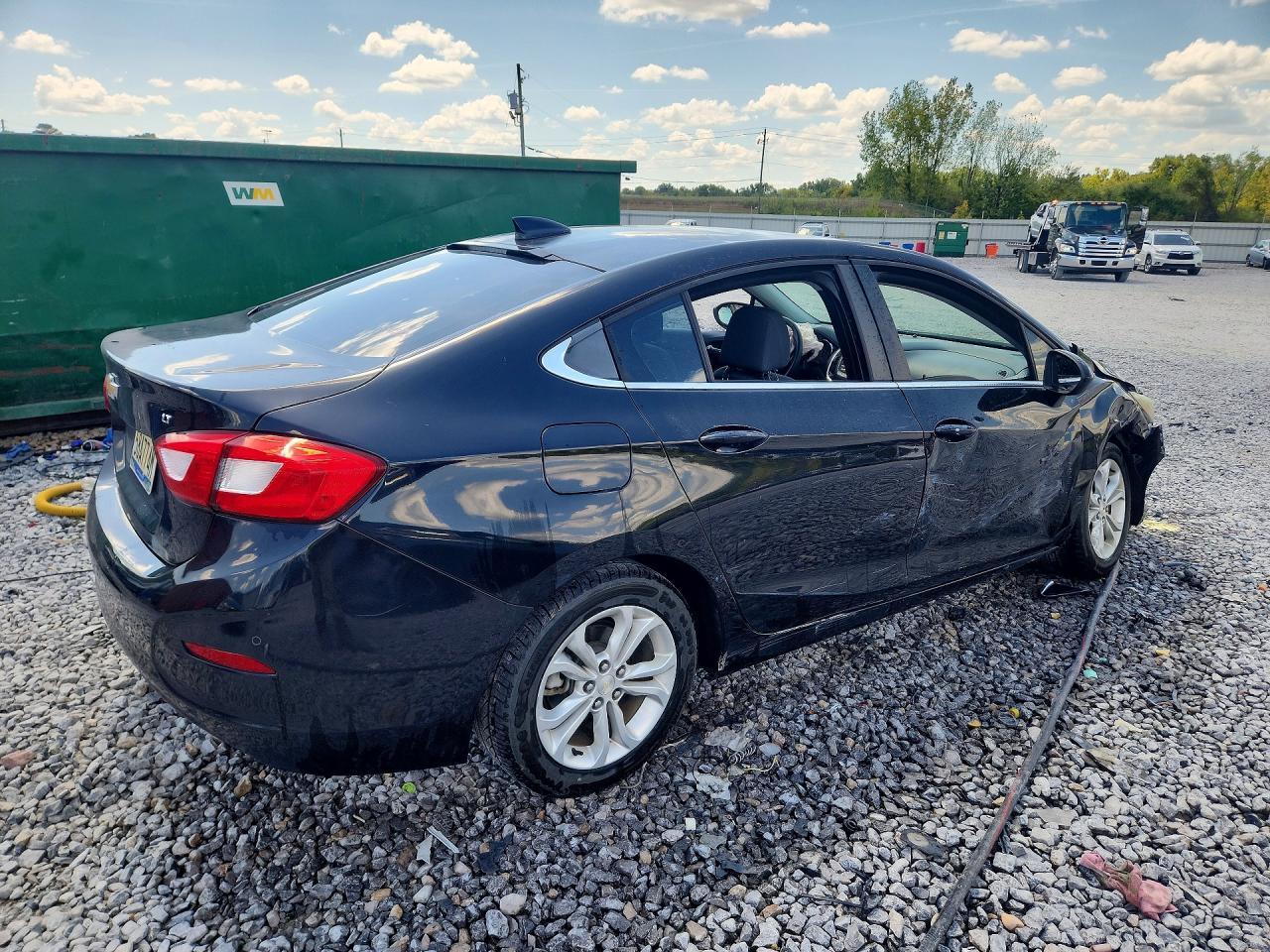 2019 Chevrolet Cruze Lt - Image 3