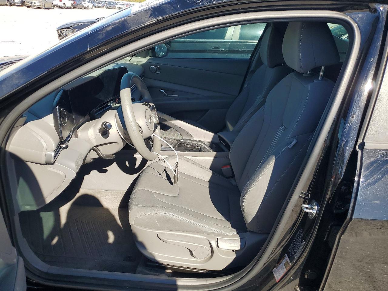 2024 Hyundai Elantra Sel - Image 7