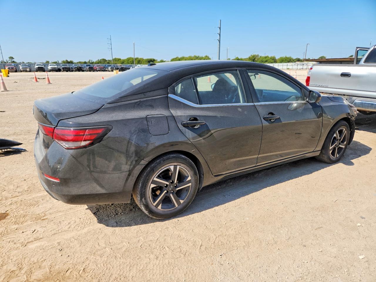 2025 Nissan Sentra Sv - Image 3