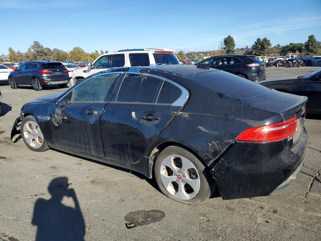 2018 Jaguar Xe - Image 2