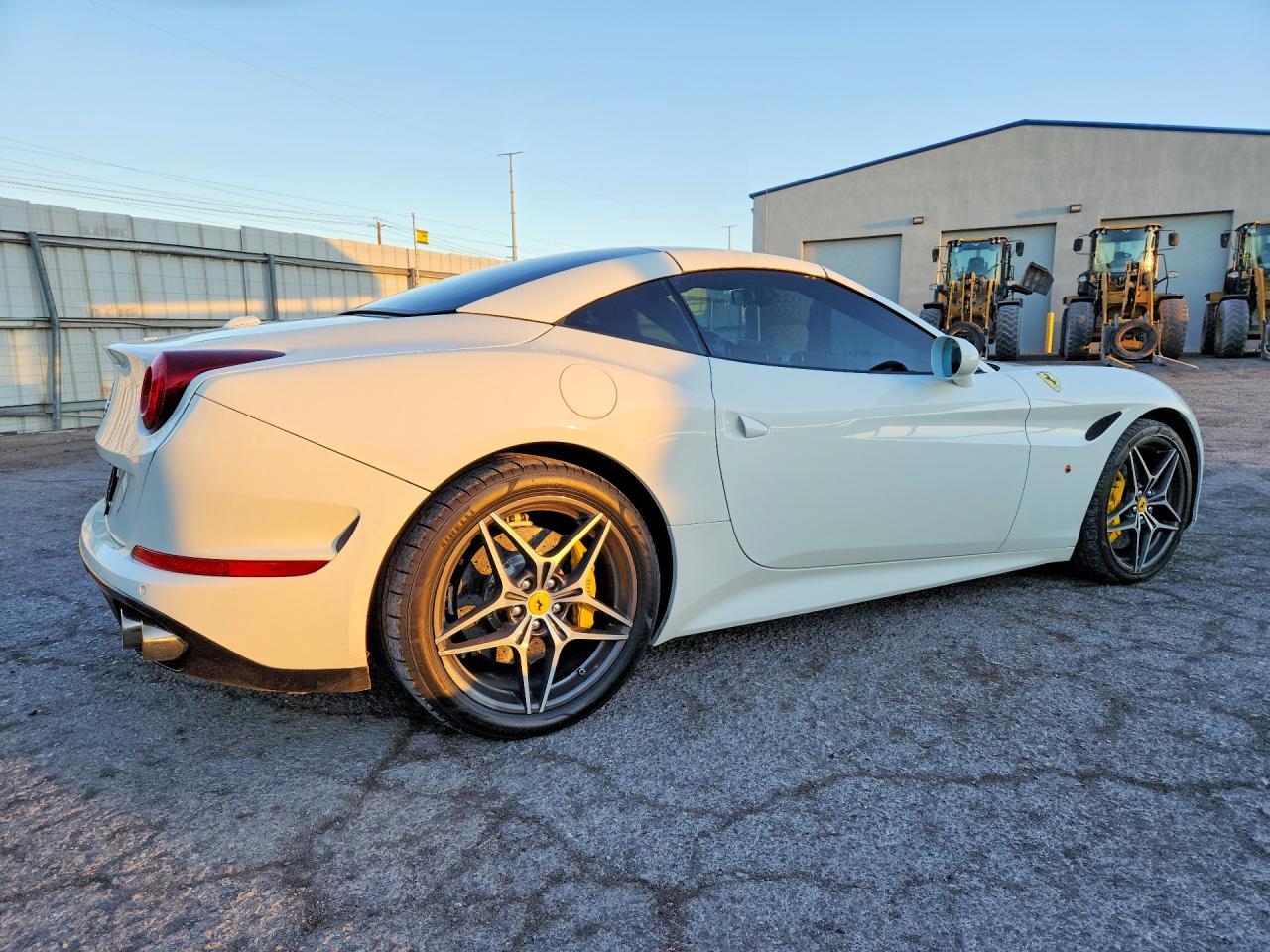 2015 Ferrari California T - Фото 3