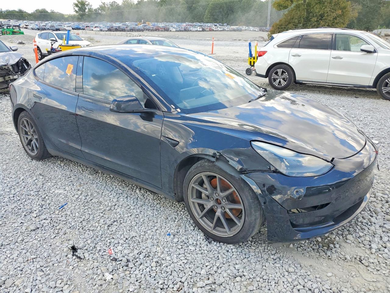 2022 Tesla Model 3 - Image 4