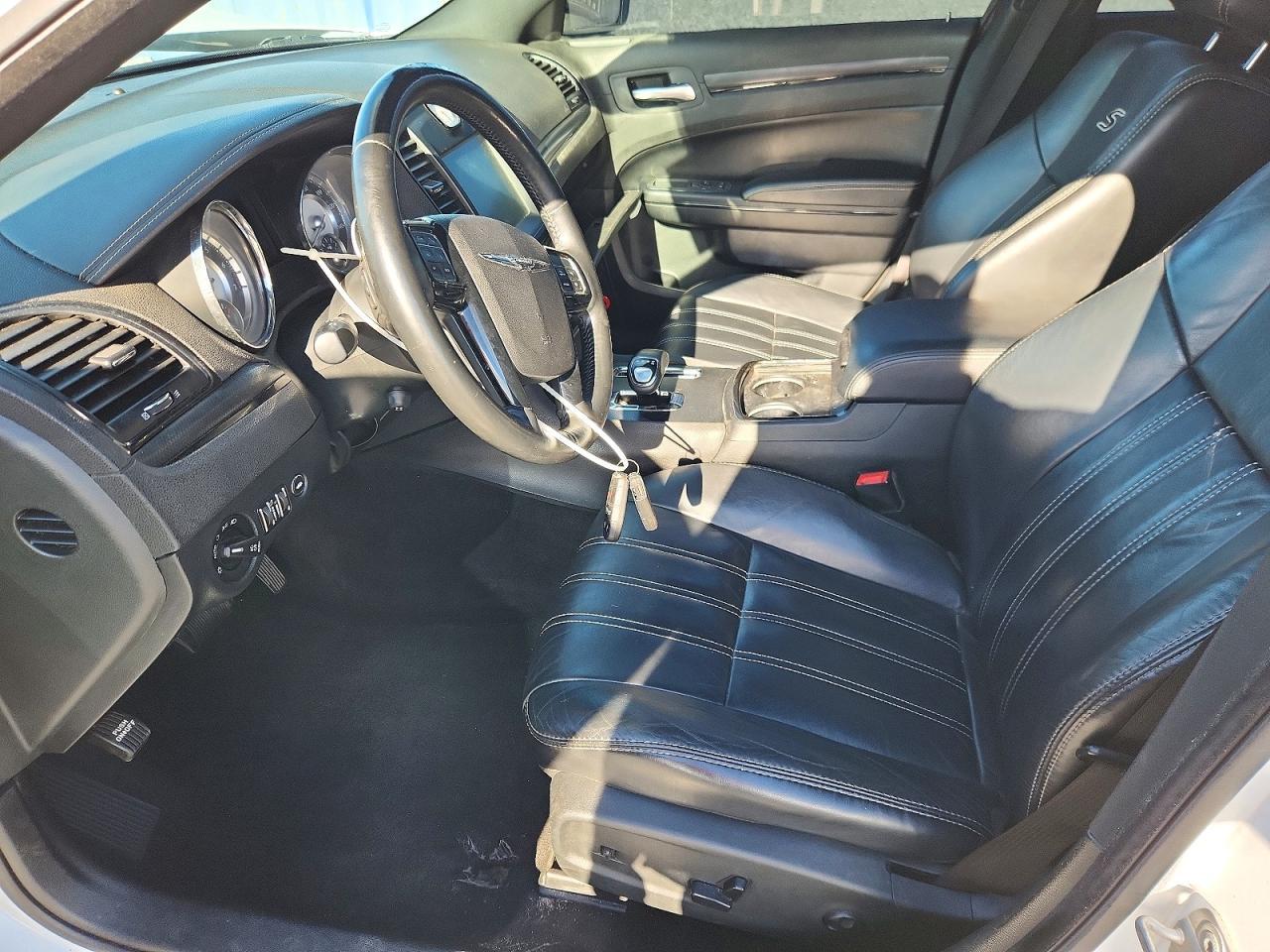2013 Chrysler 300 300S V6 - Image 7