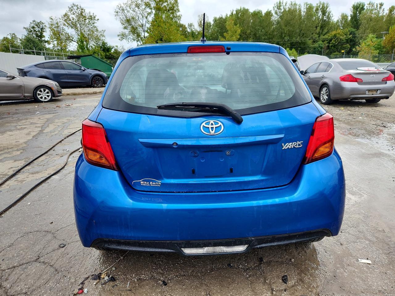 2016 Toyota Yaris 5-Door L - Фото 6