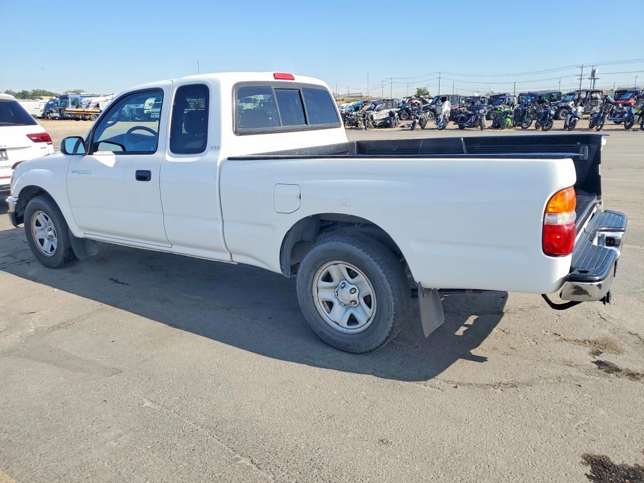 2002 Toyota Tacoma - Image 2