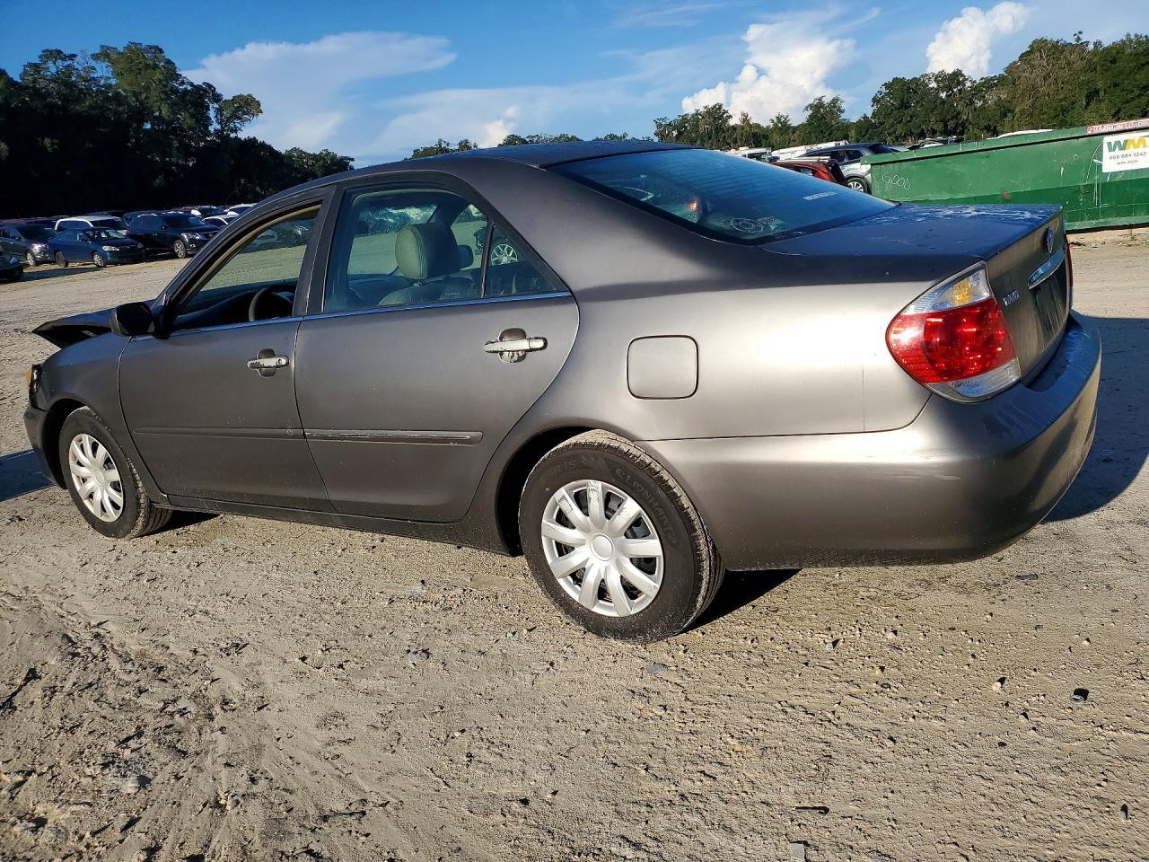 2005 Toyota Camry Le - Image 2
