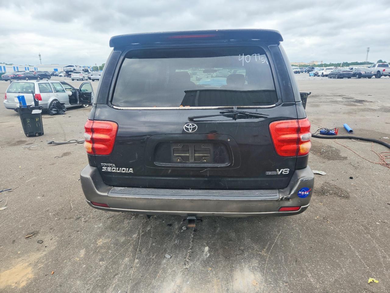 2004 Toyota Sequoia Sr5 - Фото 6