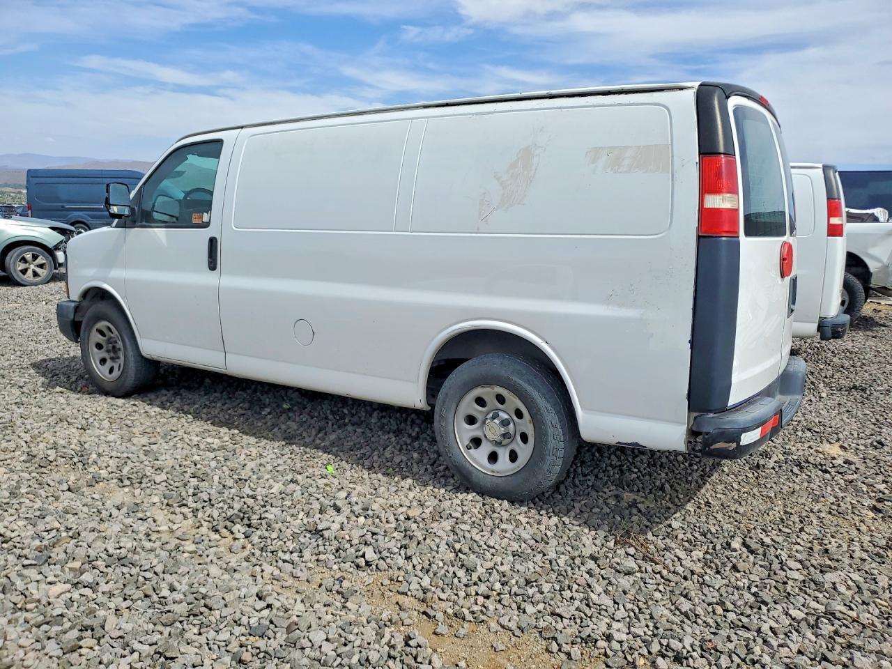 2014 Chevrolet Express G1500 - Фото 2