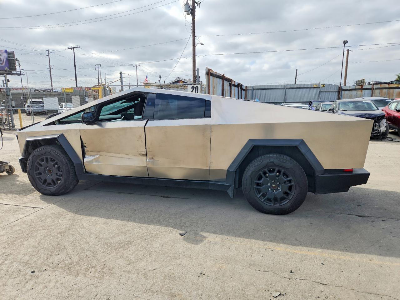 2024 Tesla Cybertruck - Image 2