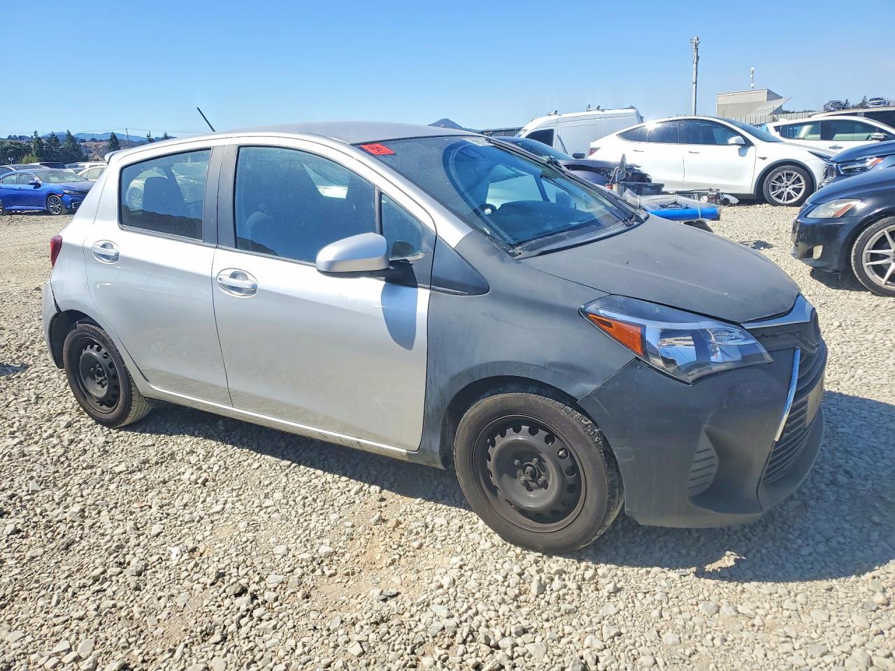2017 Toyota Yaris 5-Door L Fleet - Image 4