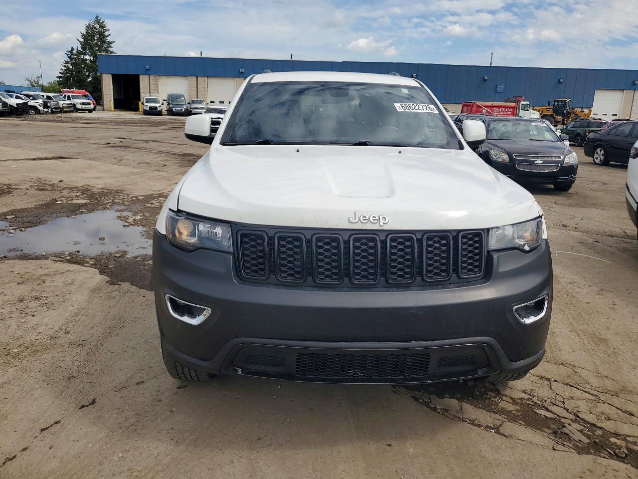 2019 Jeep Grand Cherokee Laredo - Image 5