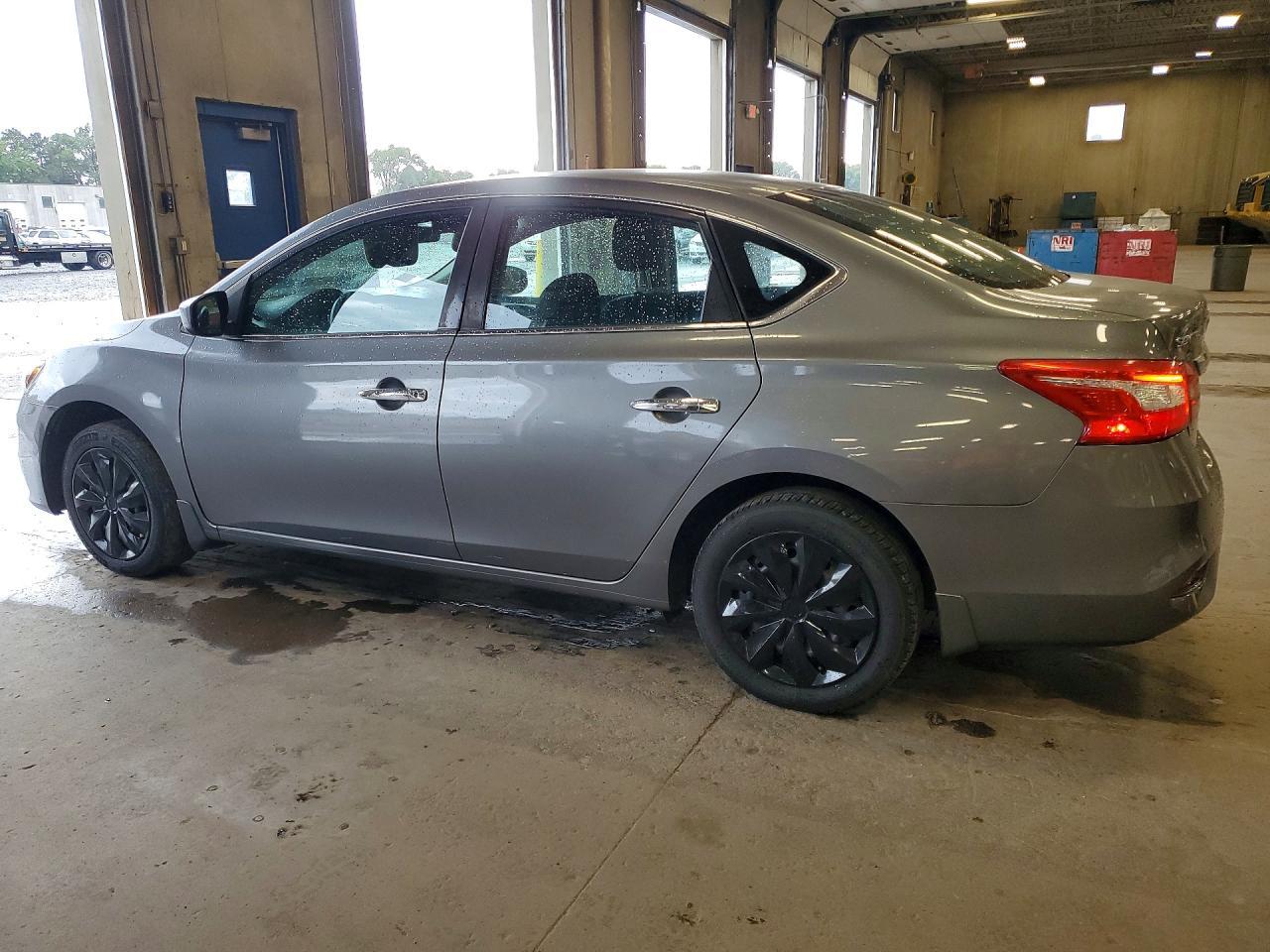 2018 Nissan Sentra S - Фото 2
