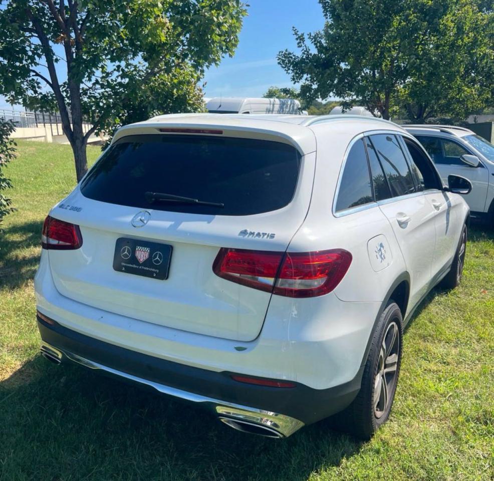 2017 Mercedes-Benz Glc 300 4Matic - Фото 4