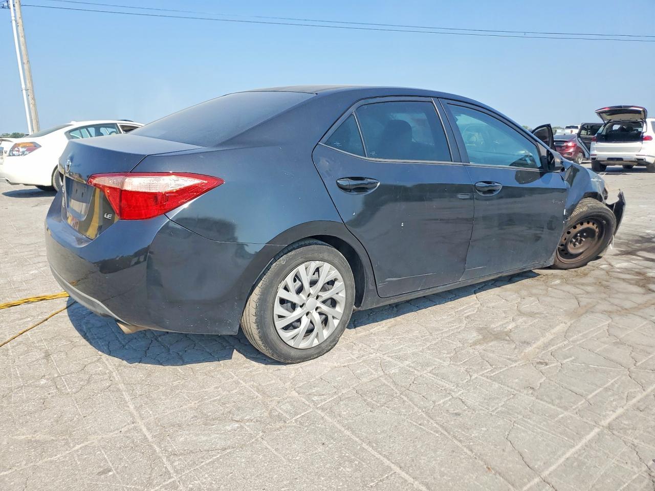 2017 Toyota Corolla Le - Фото 3