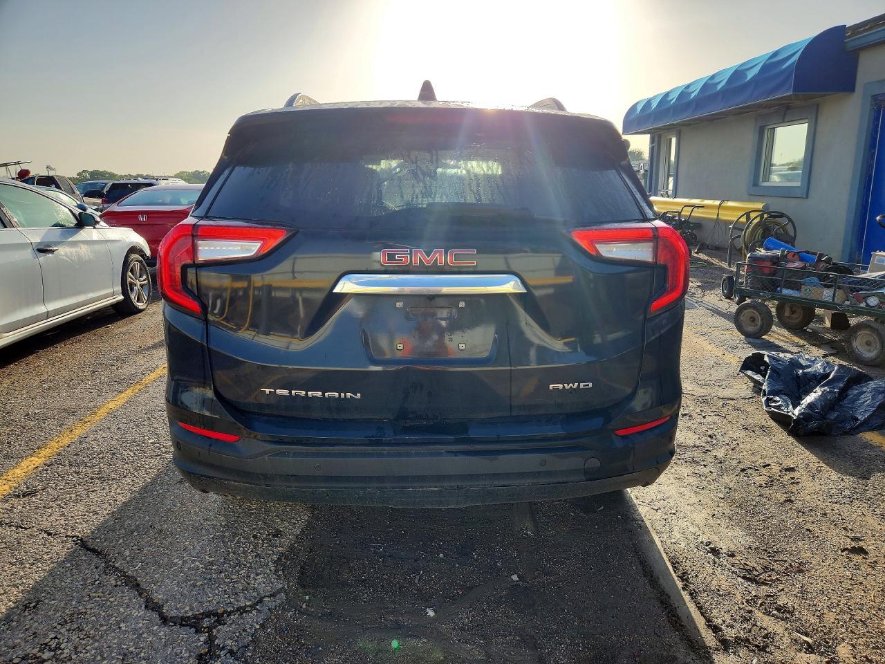 2024 GMC Terrain Sle - Image 6