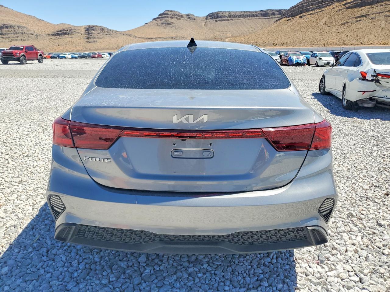 2023 Kia Forte Lxs - Image 6