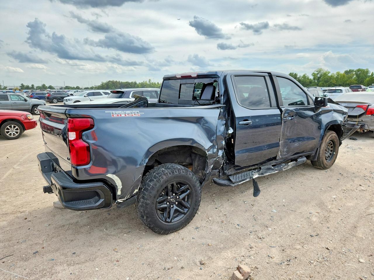 2021 Chevrolet Silverado K1500 Lt Trail Boss - Фото 3
