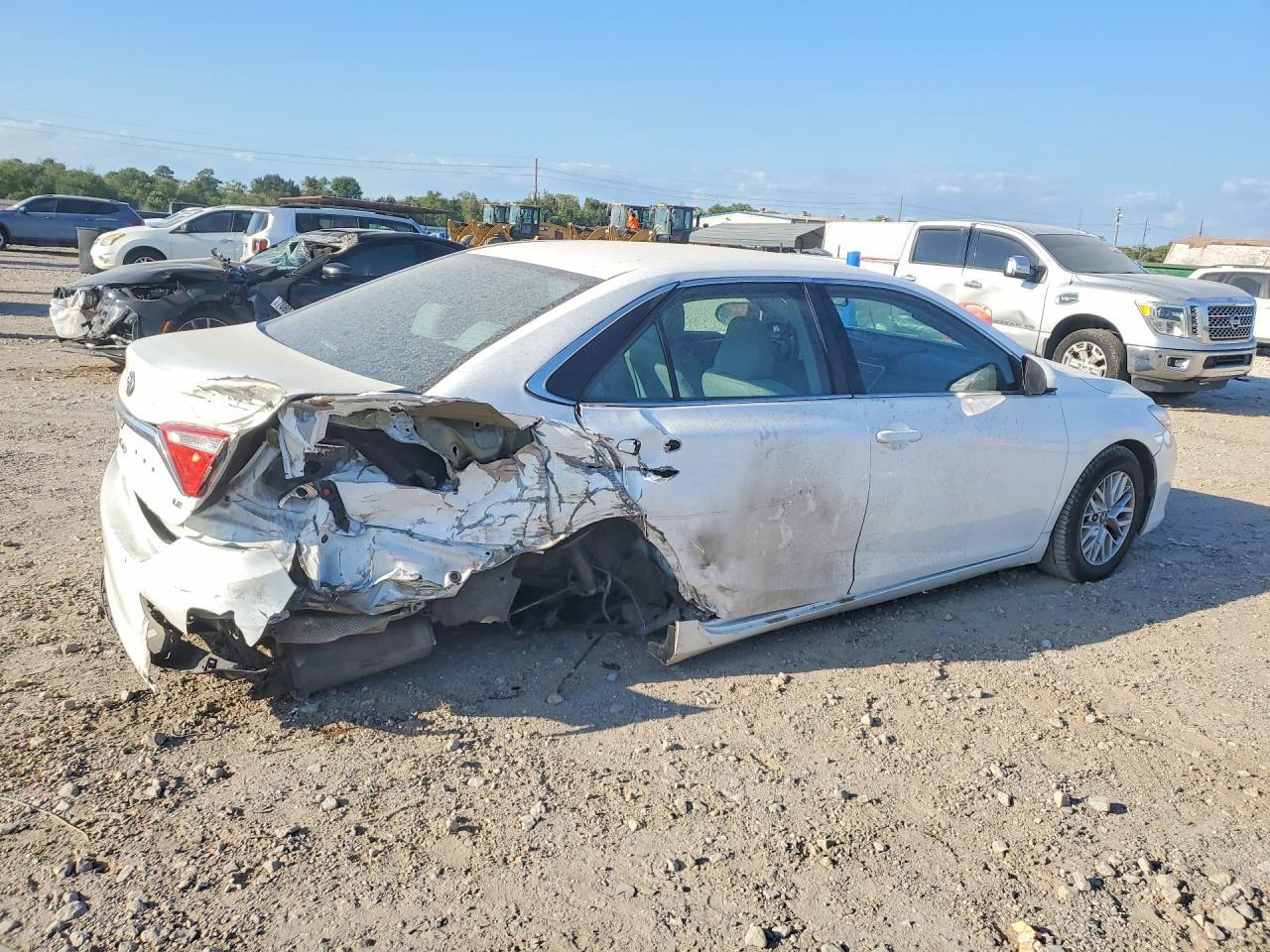 2017 Toyota Camry Le - Фото 3