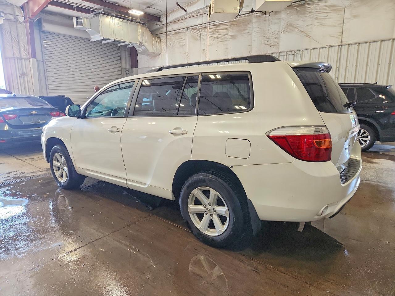 2010 Toyota Highlander Se - Image 2