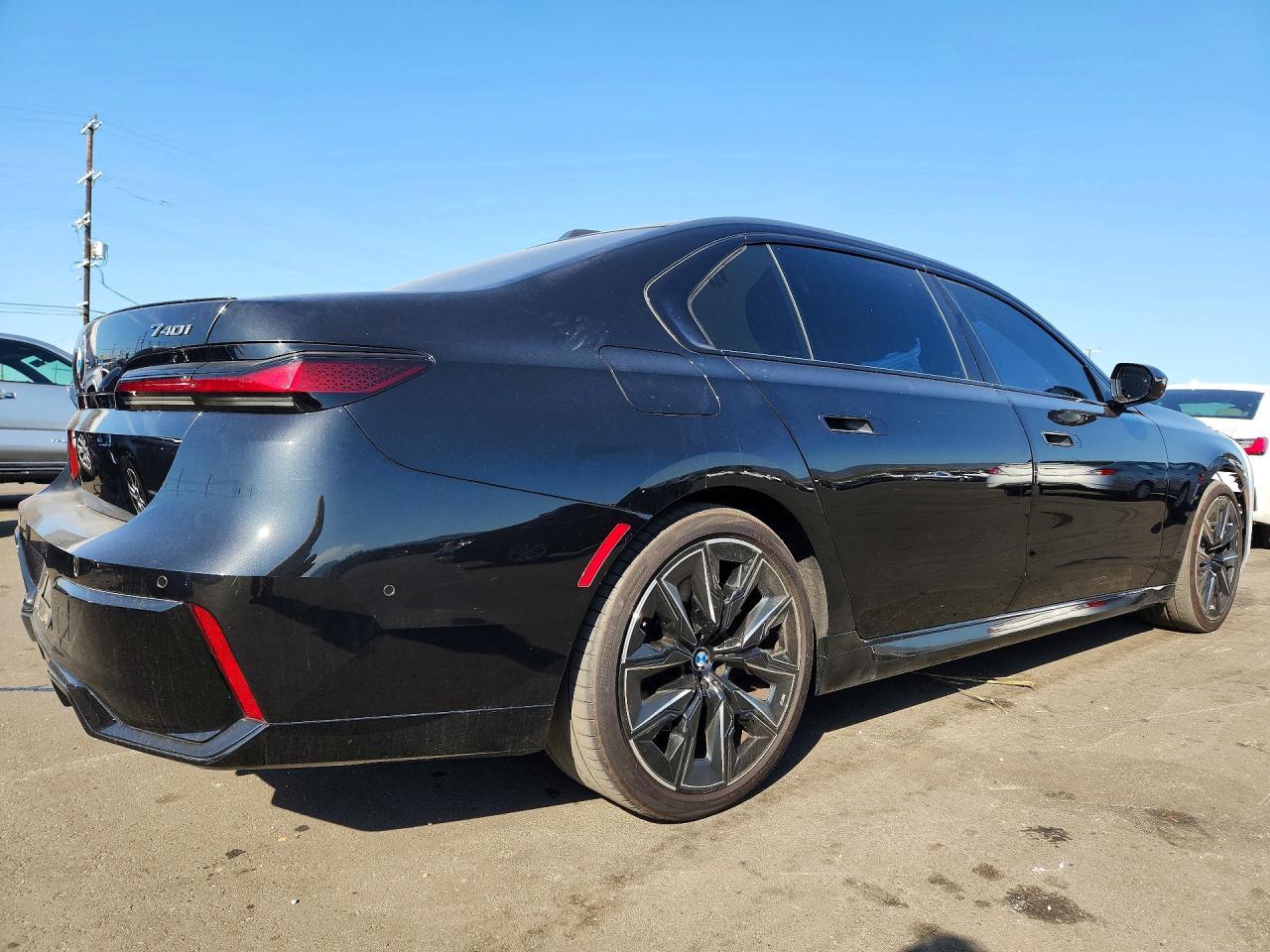 2025 BMW 740 I - Фото 3