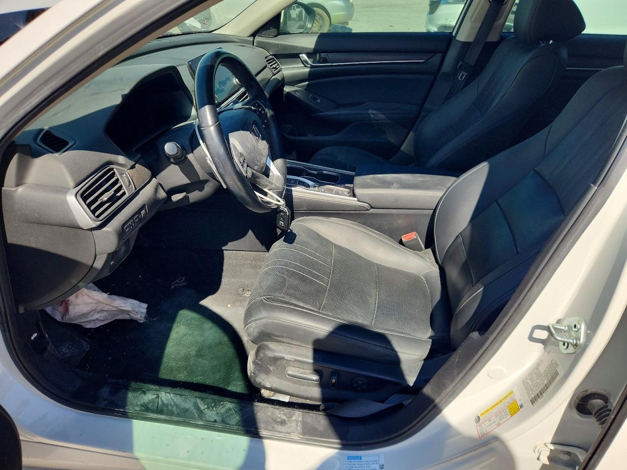 2021 Honda Accord Touring Hybrid - Image 7