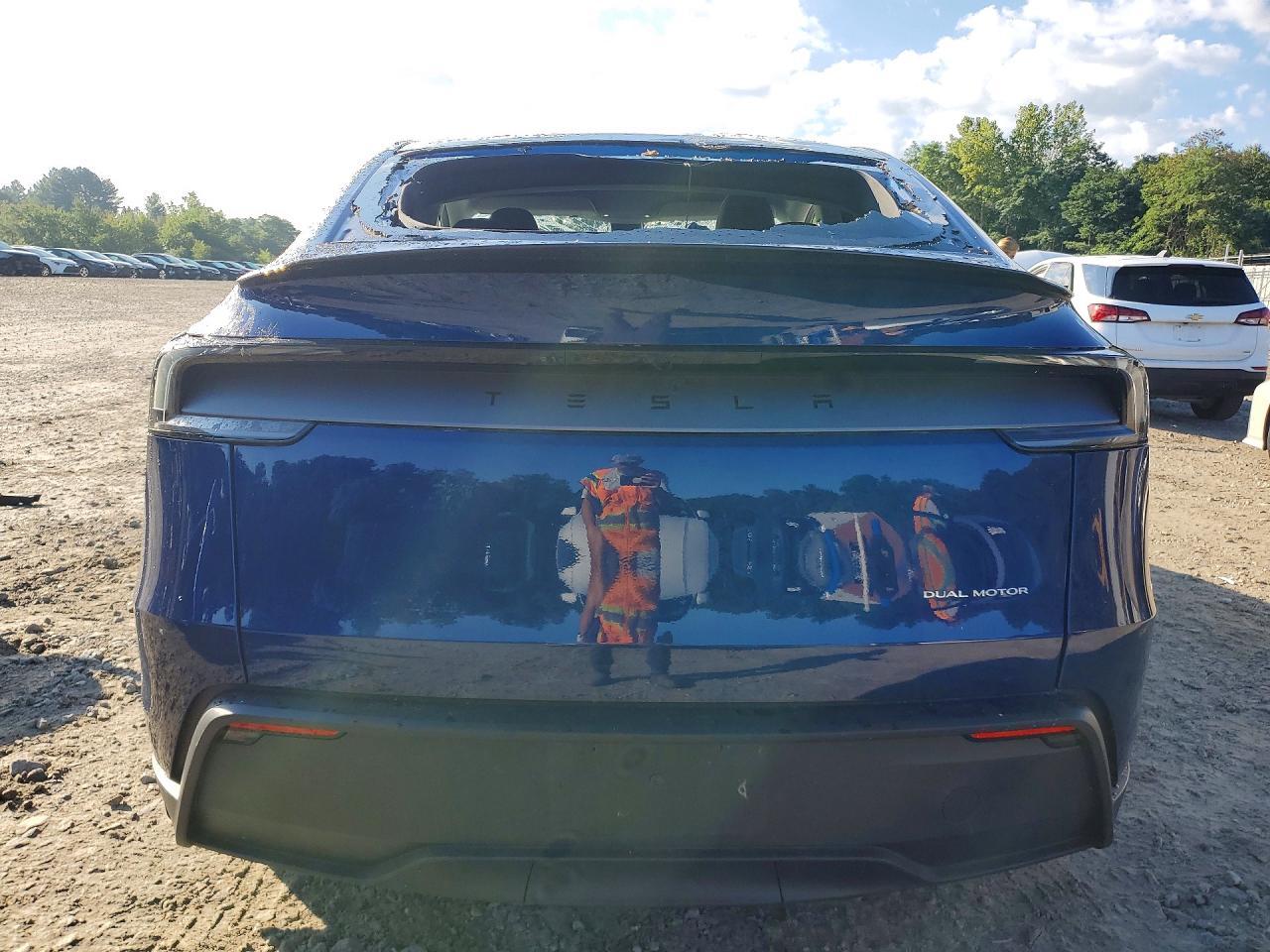 2026 Tesla Model Y - Image 6