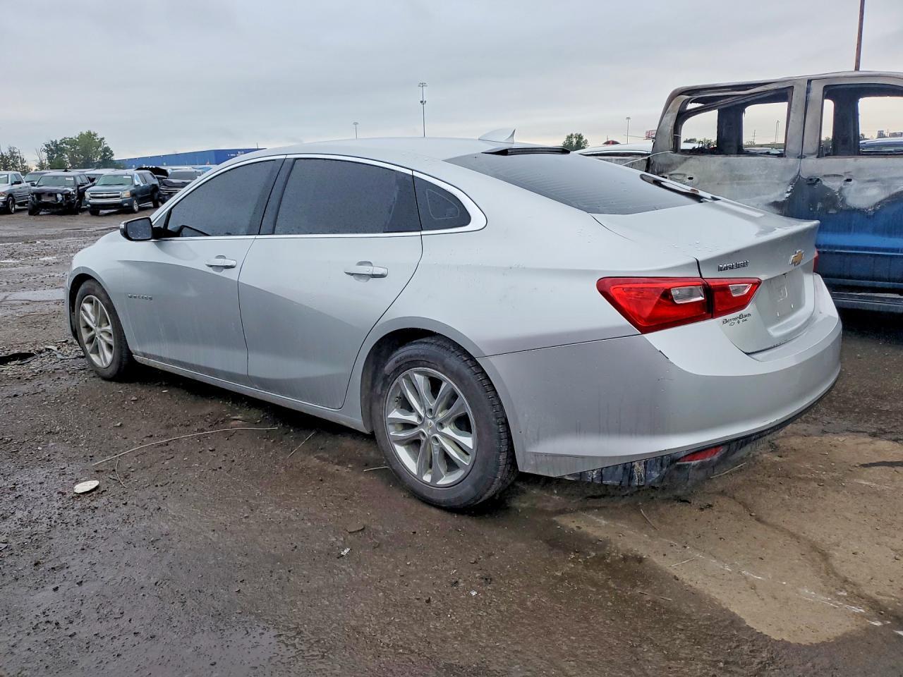 2017 Chevrolet Malibu Lt - Фото 2