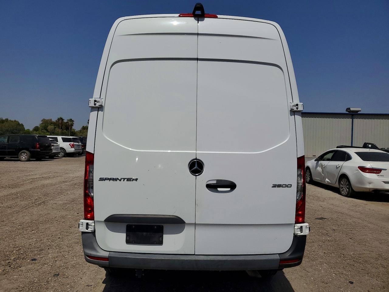 2022 Mercedes-Benz Sprinter 2500 - Фото 6