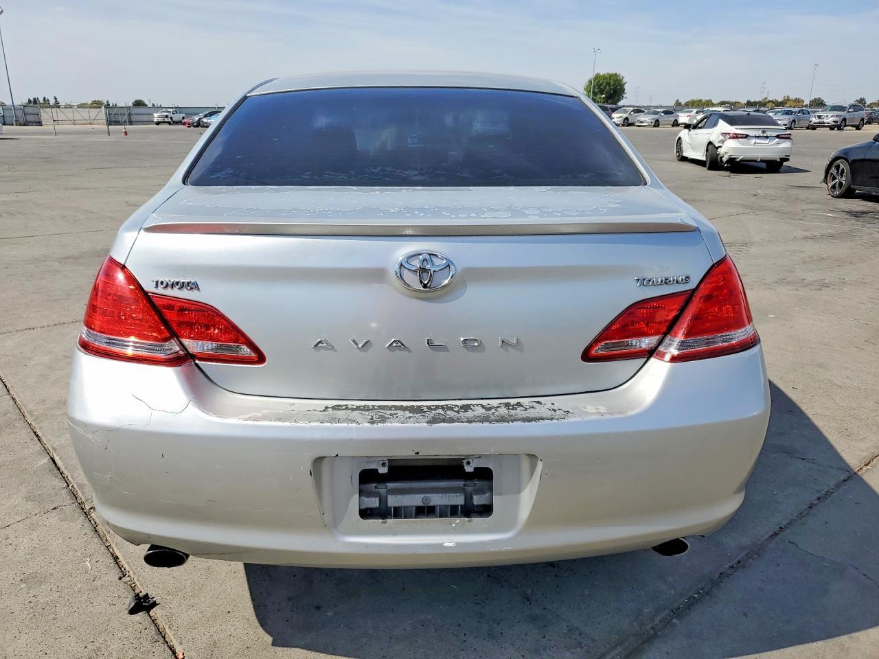 2007 Toyota Avalon Touring - Image 6
