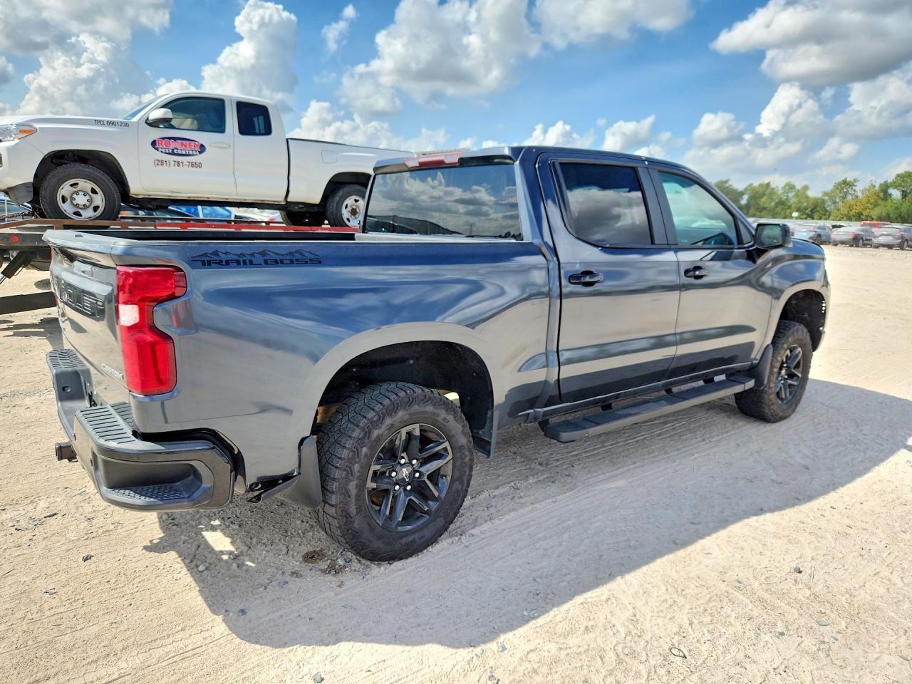 2020 Chevrolet Silverado K1500 Trail Boss Custom - Image 3