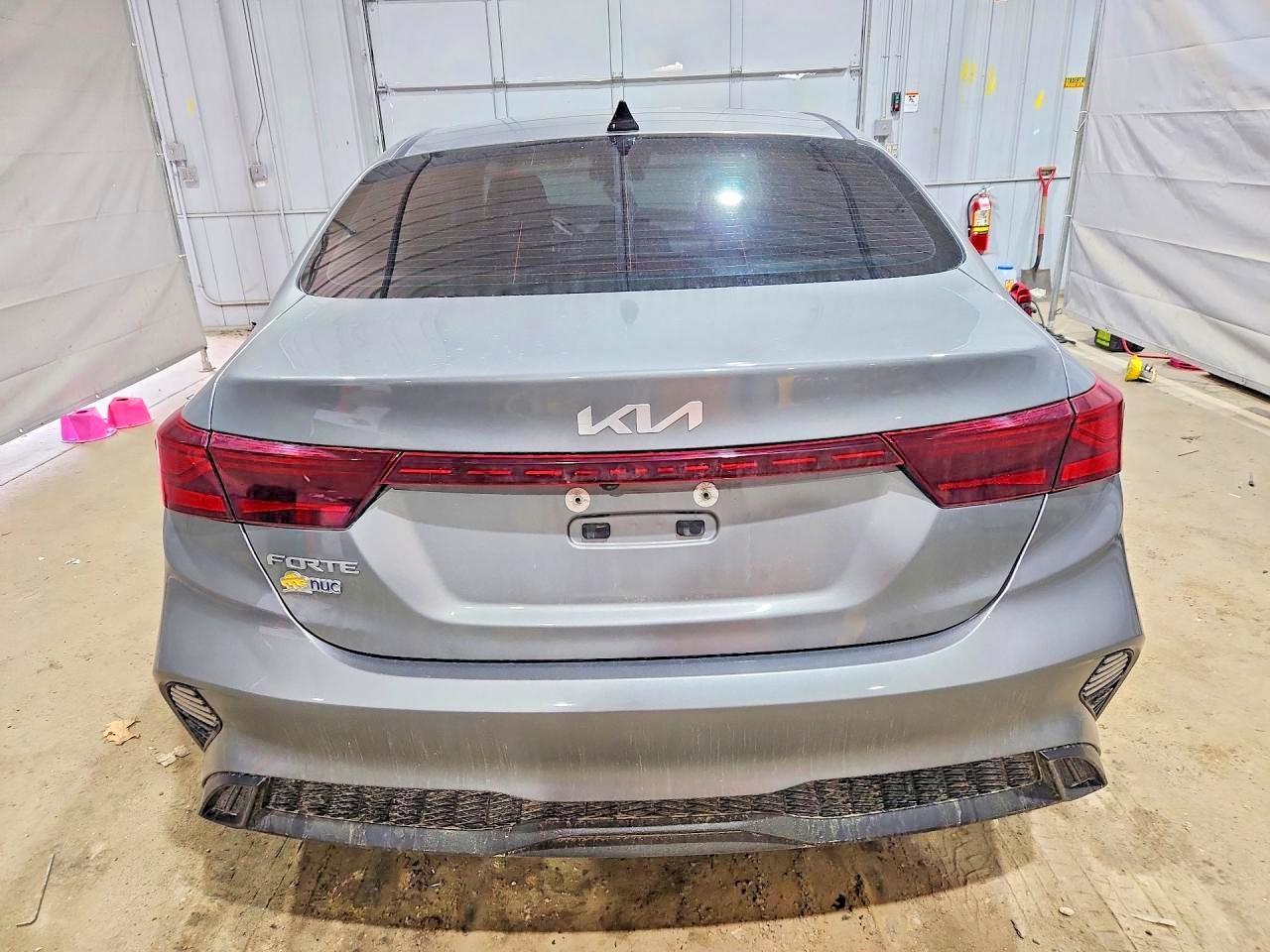2023 Kia Forte Lxs - Image 6