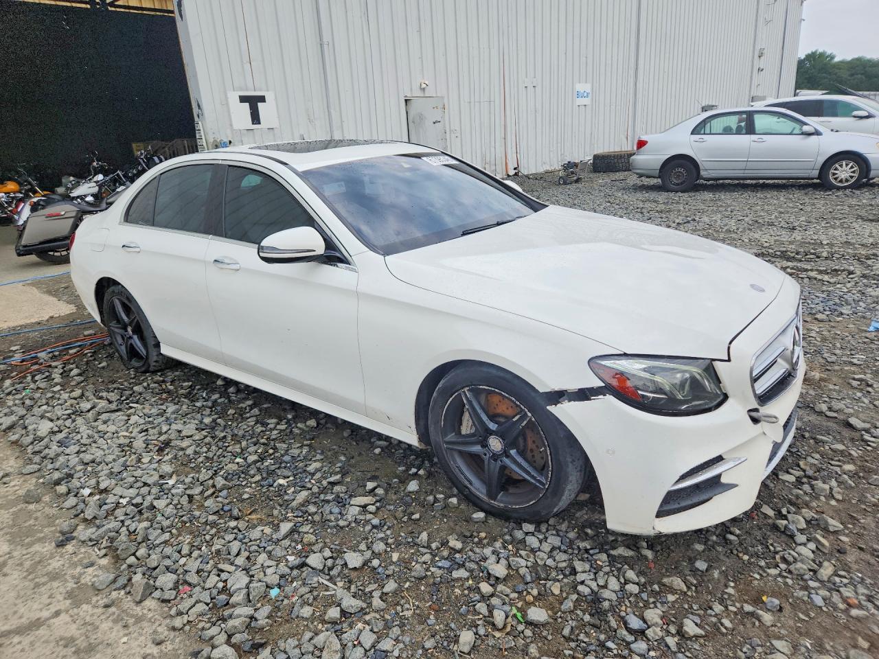 2017 Mercedes-Benz E 300 4Matic - Image 4