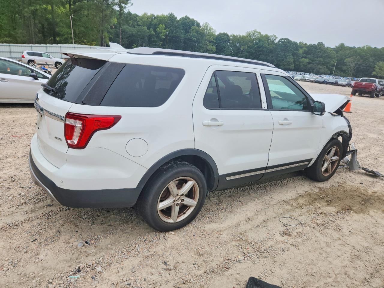 2017 Ford Explorer Xlt - Фото 3