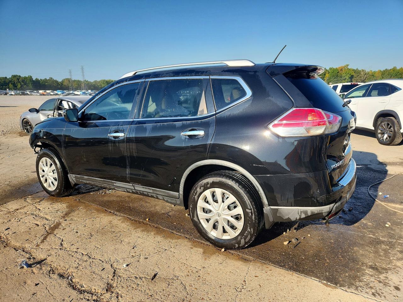 2016 Nissan Rogue S - Фото 2