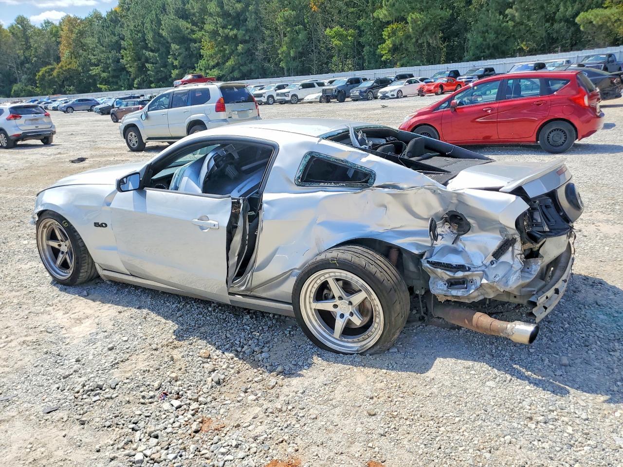 2014 Ford Mustang Gt - Фото 2