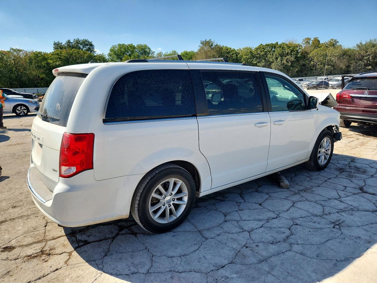 2020 Dodge Grand Caravan Sxt - Image 3