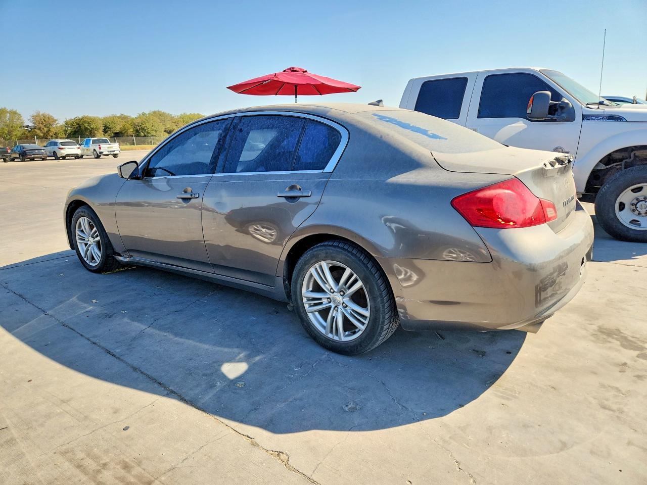2010 Infiniti G37X - Фото 2