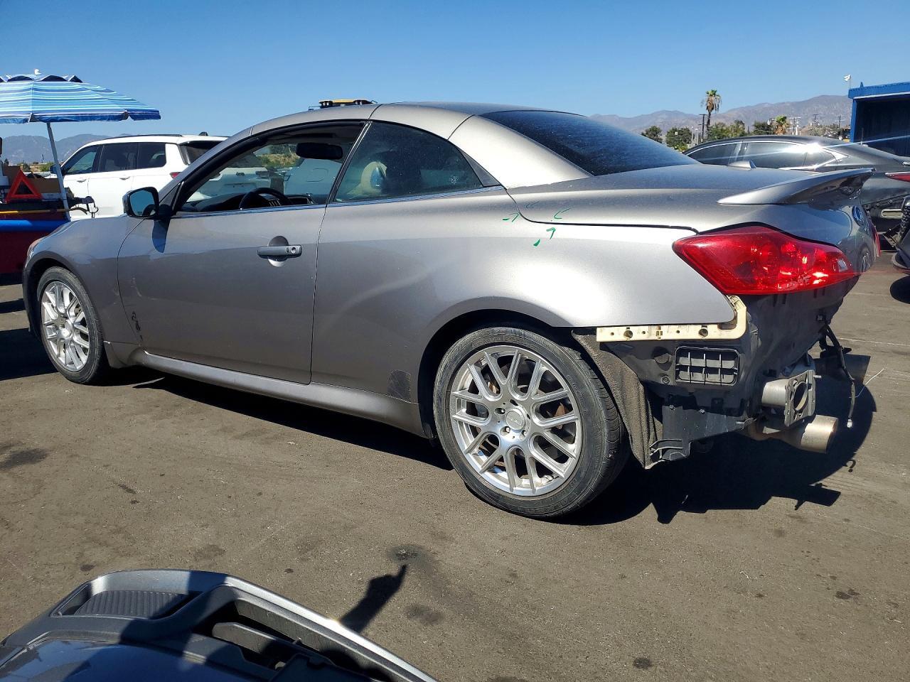 2009 Infiniti G37 Convertible Base - Фото 2